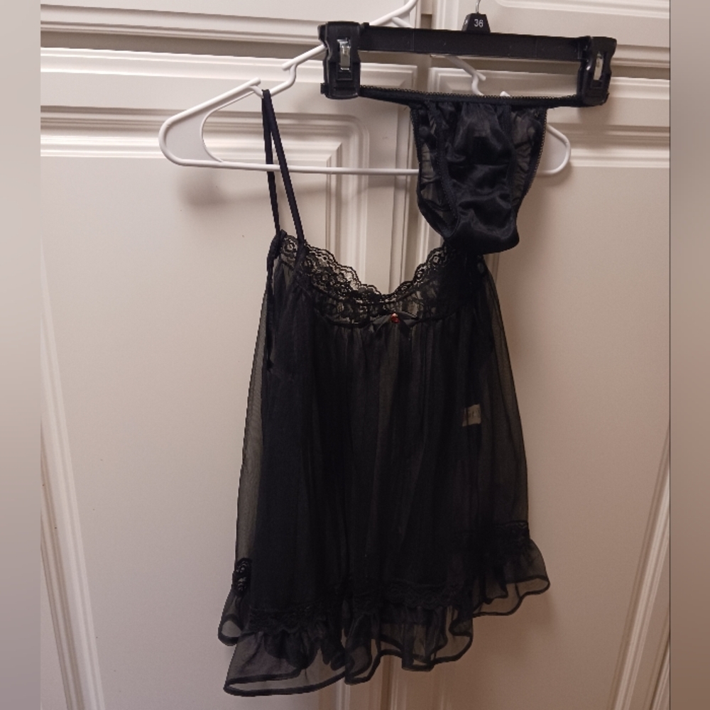 VintageBlack Sheer Baby Doll Pjs By Glencraft Lingerie.Size Small. UnionMade.GUC